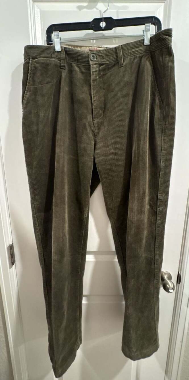 Woolrich Corduroy Pants Size 36x34 Sage Green Pleated Wide Leg